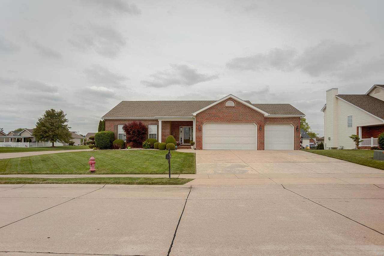 101 Oakshire Dr E - Photo 1