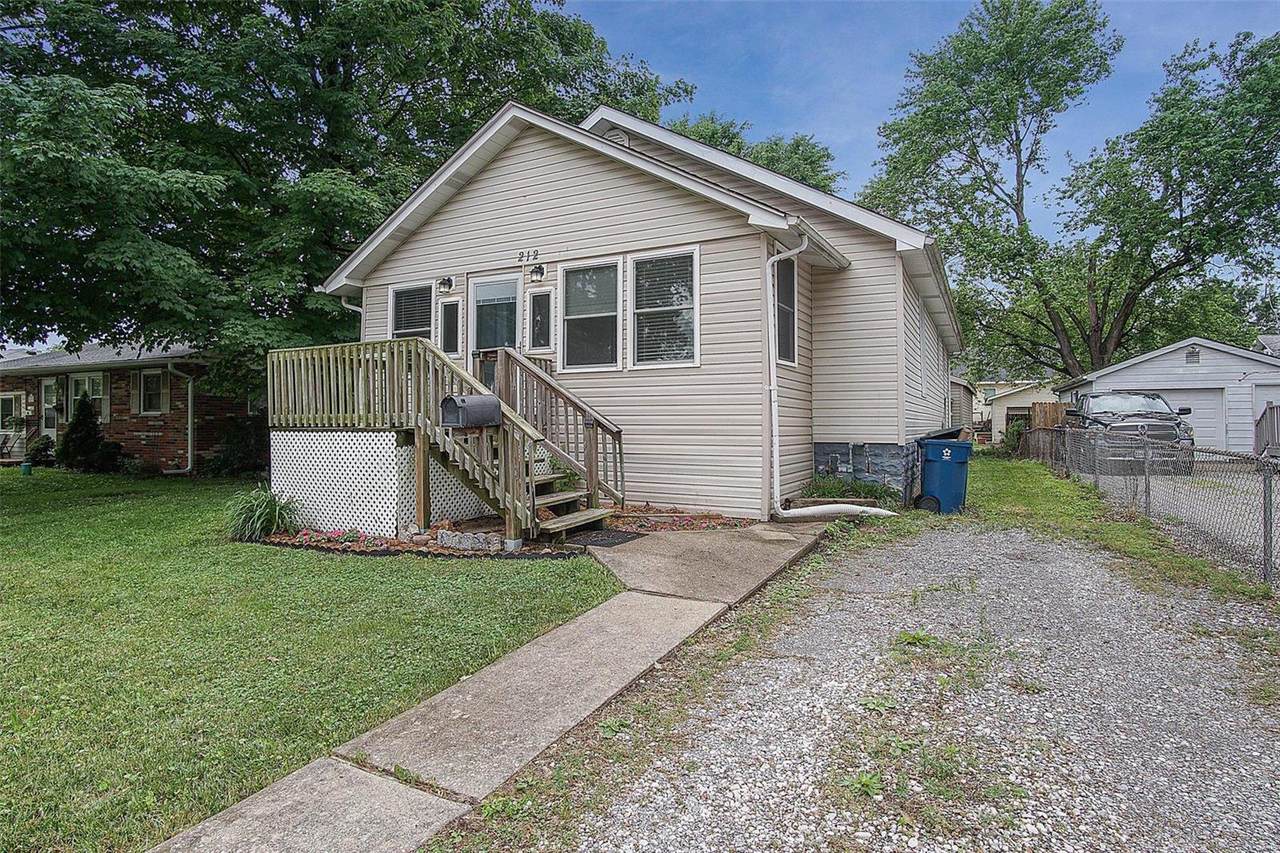 212 Lee Street - Photo 1