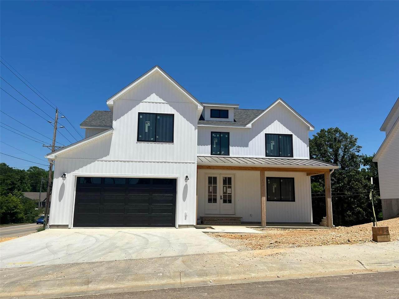 201 Sunny Drive - Photo 1