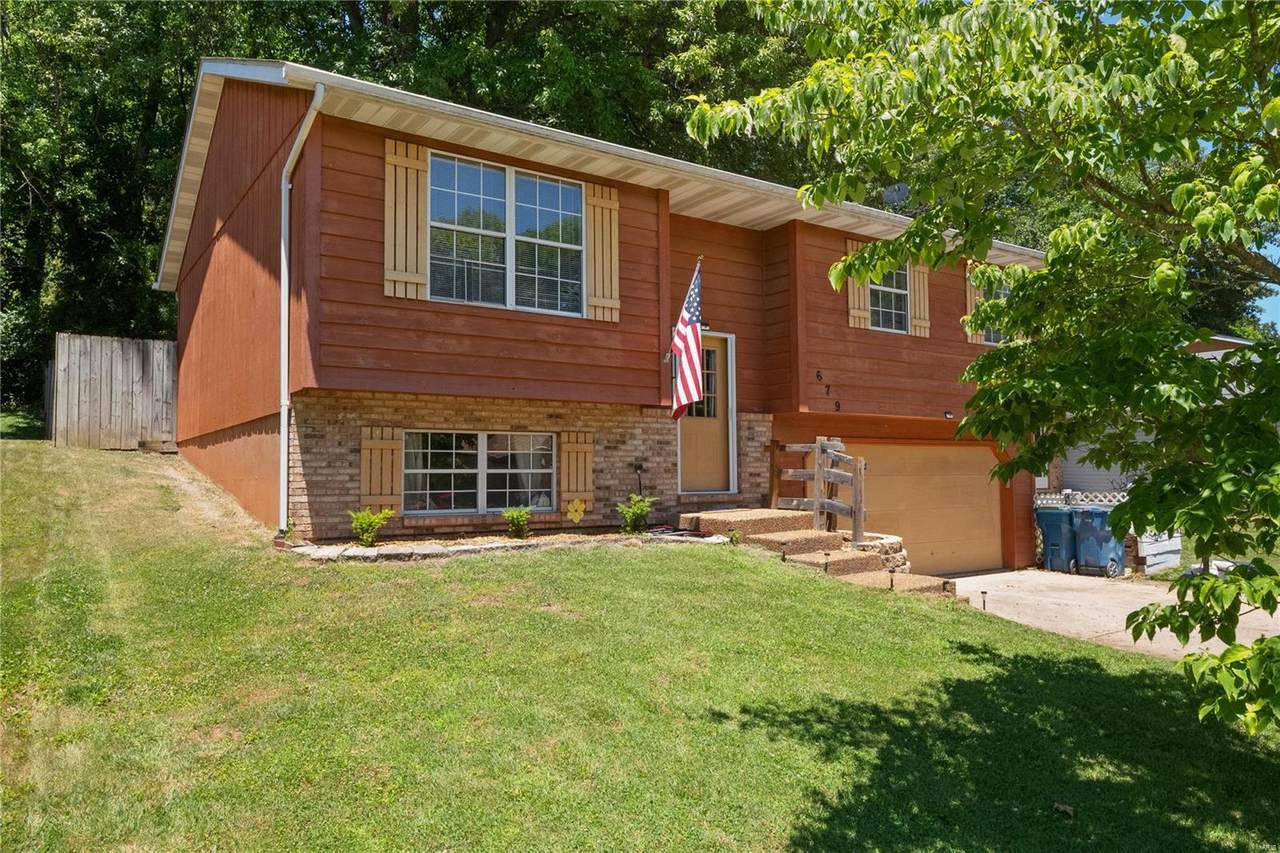 679 Oak Trail - Photo 1