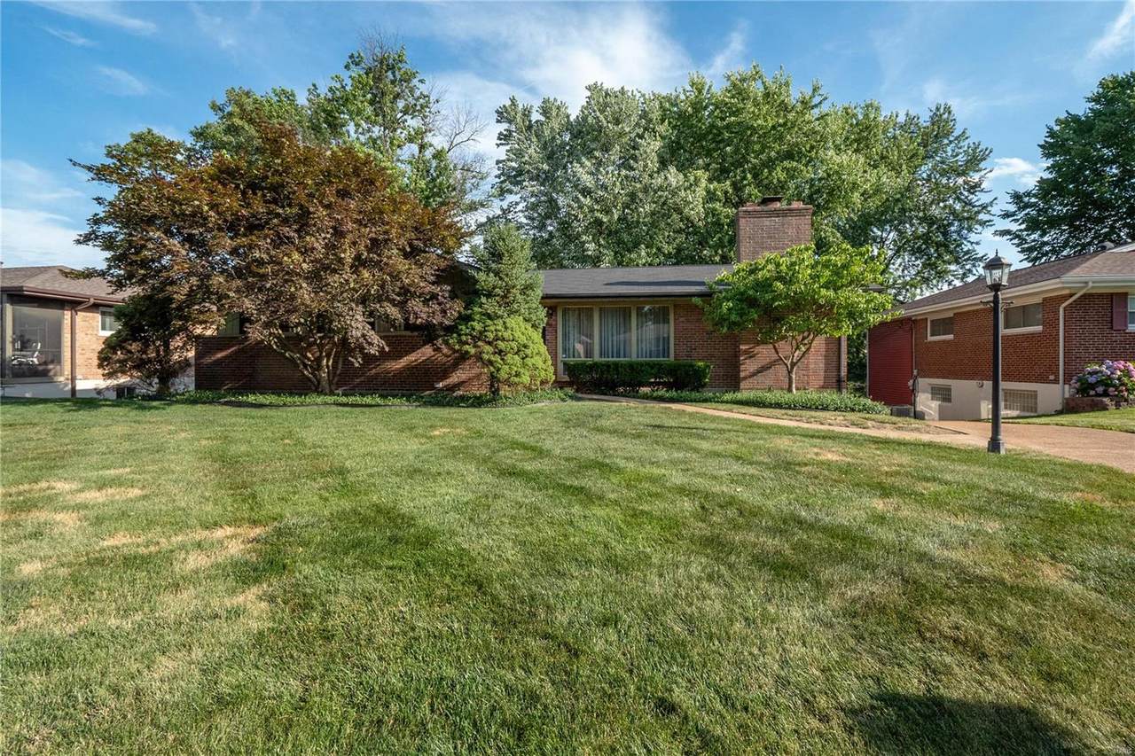 8873 Red Oak Drive - Photo 1