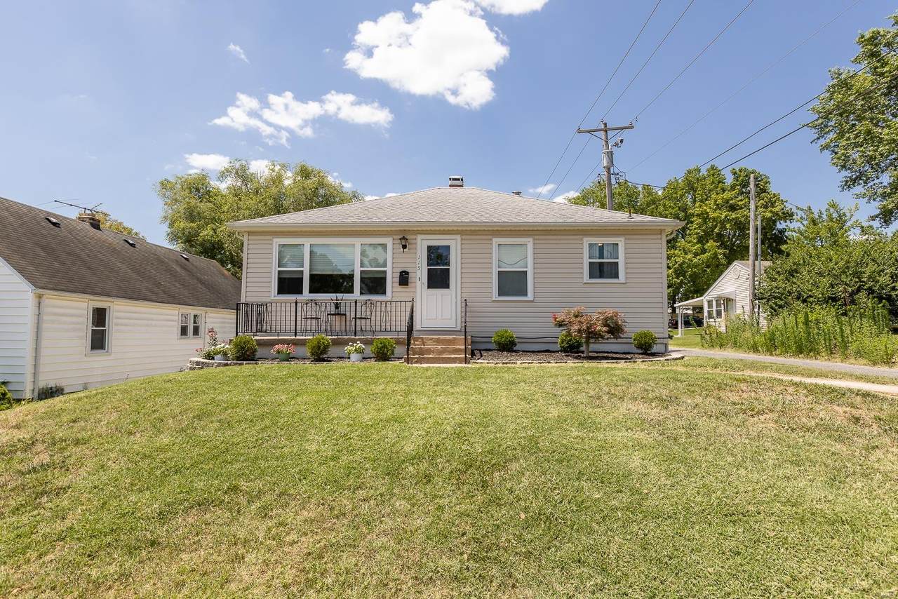 115 Leo Street - Photo 1