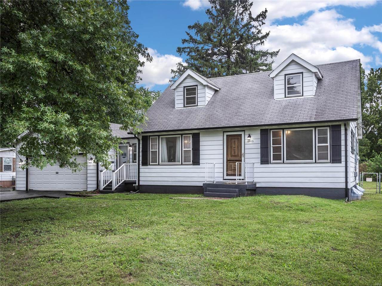 4915 Hills Street - Photo 1
