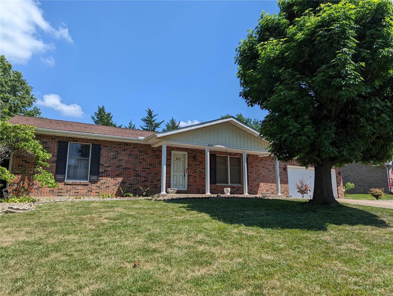 611 Spartan Drive - Photo 1