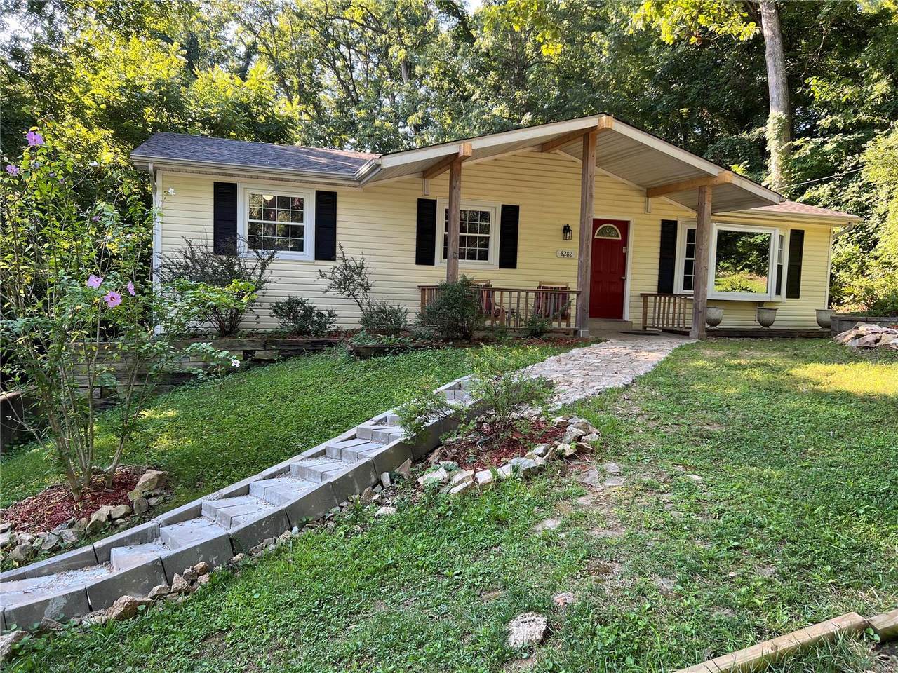 4282 Oakcrest Drive - Photo 1
