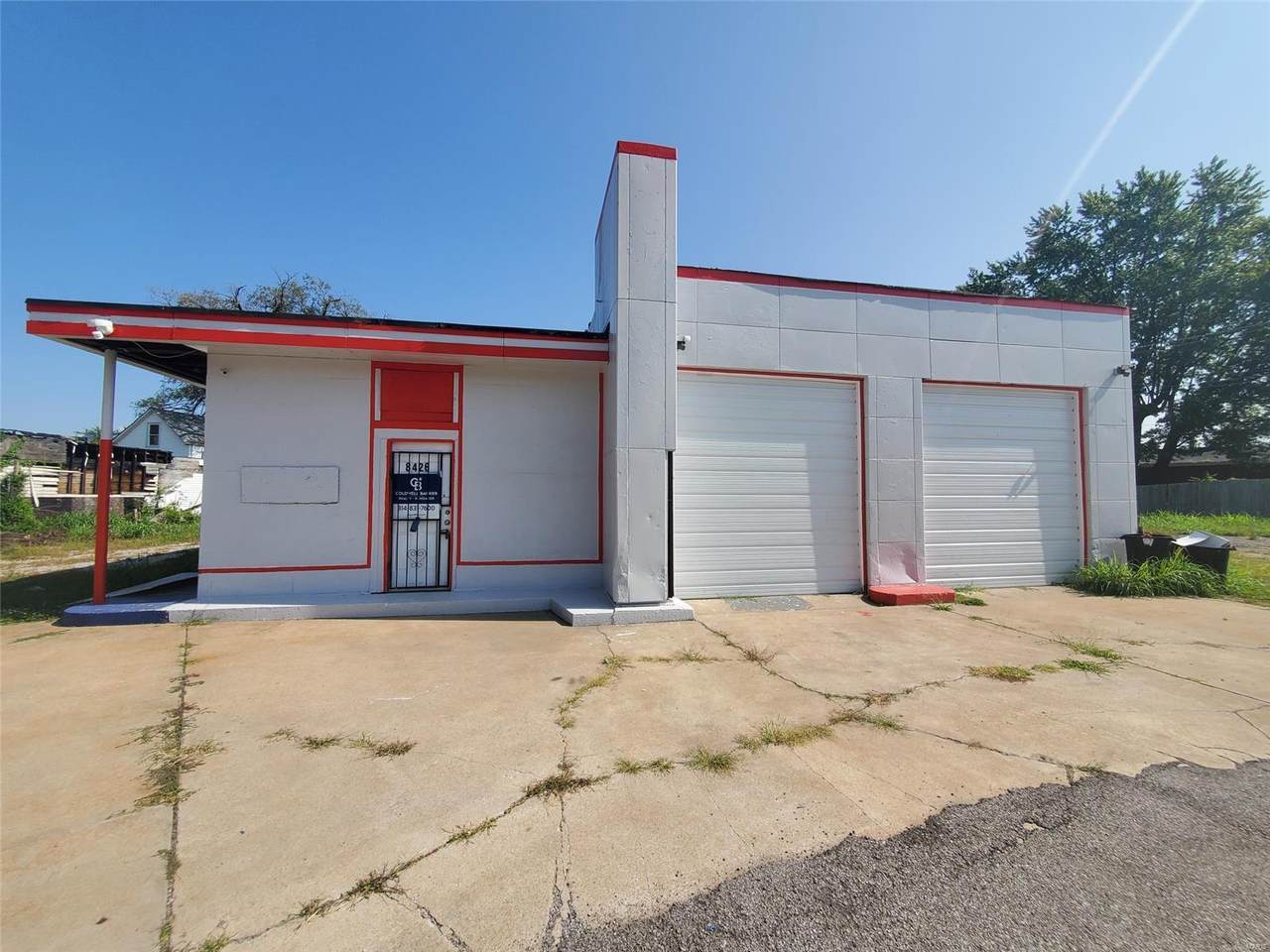 8422 Broadway - Photo 1