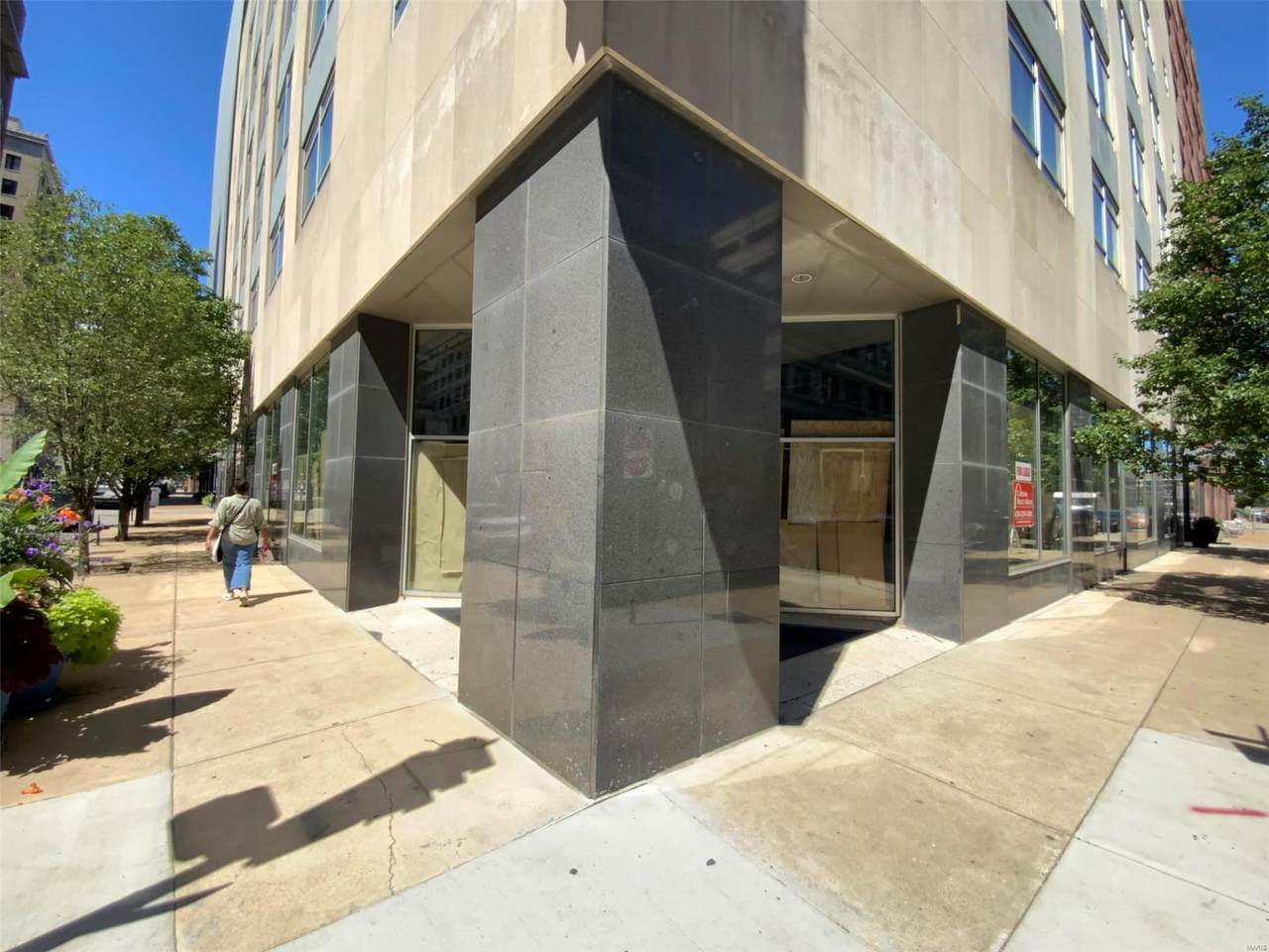 1009 Locust Street - Photo 1