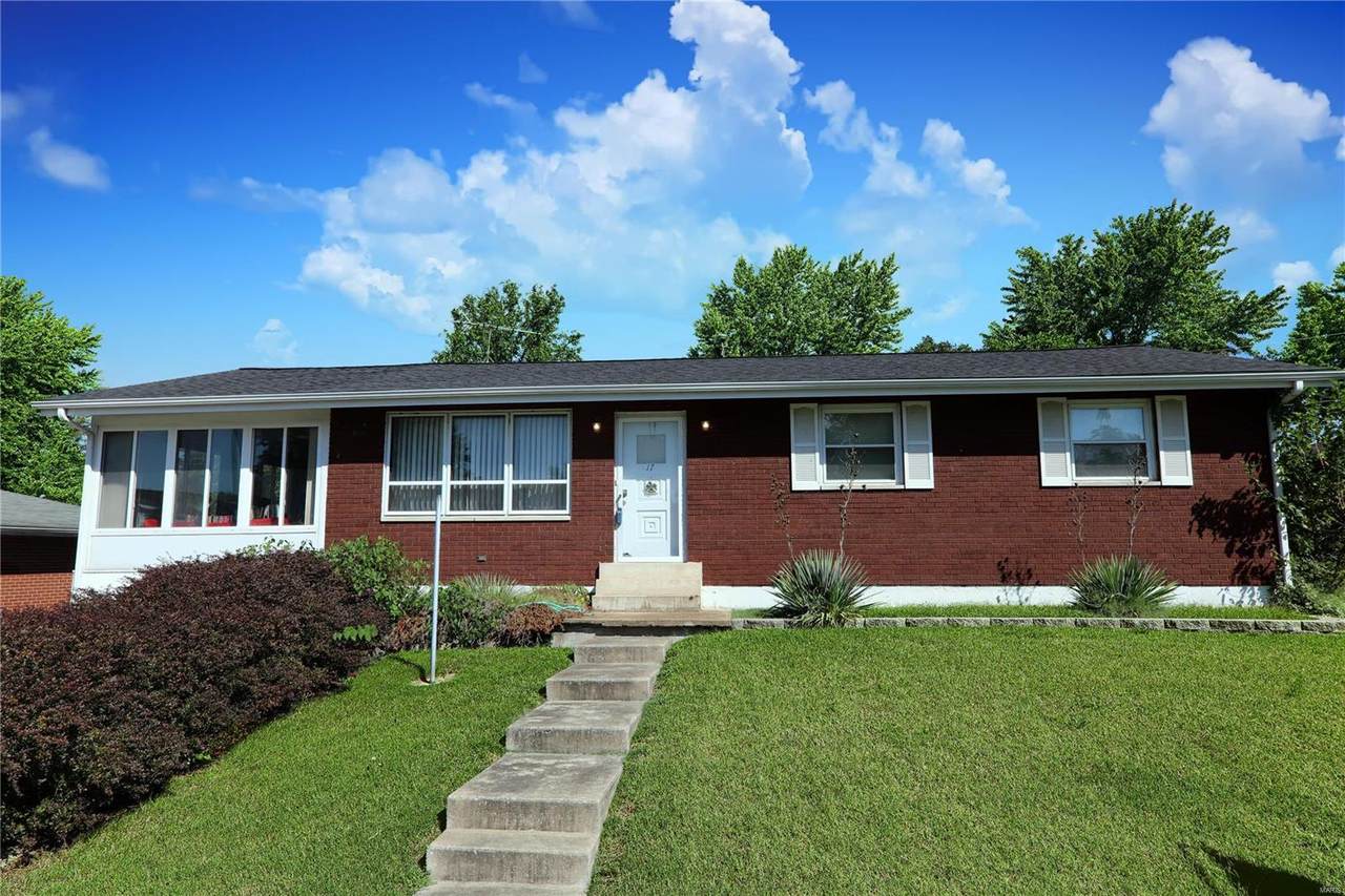 17 Victoria Drive - Photo 1