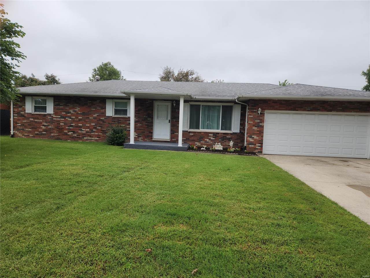 2117 Hamilton Drive - Photo 1