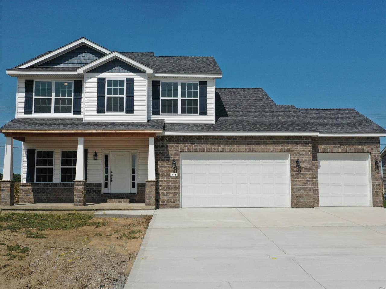 612 Eisenhower Boulevard - Photo 1