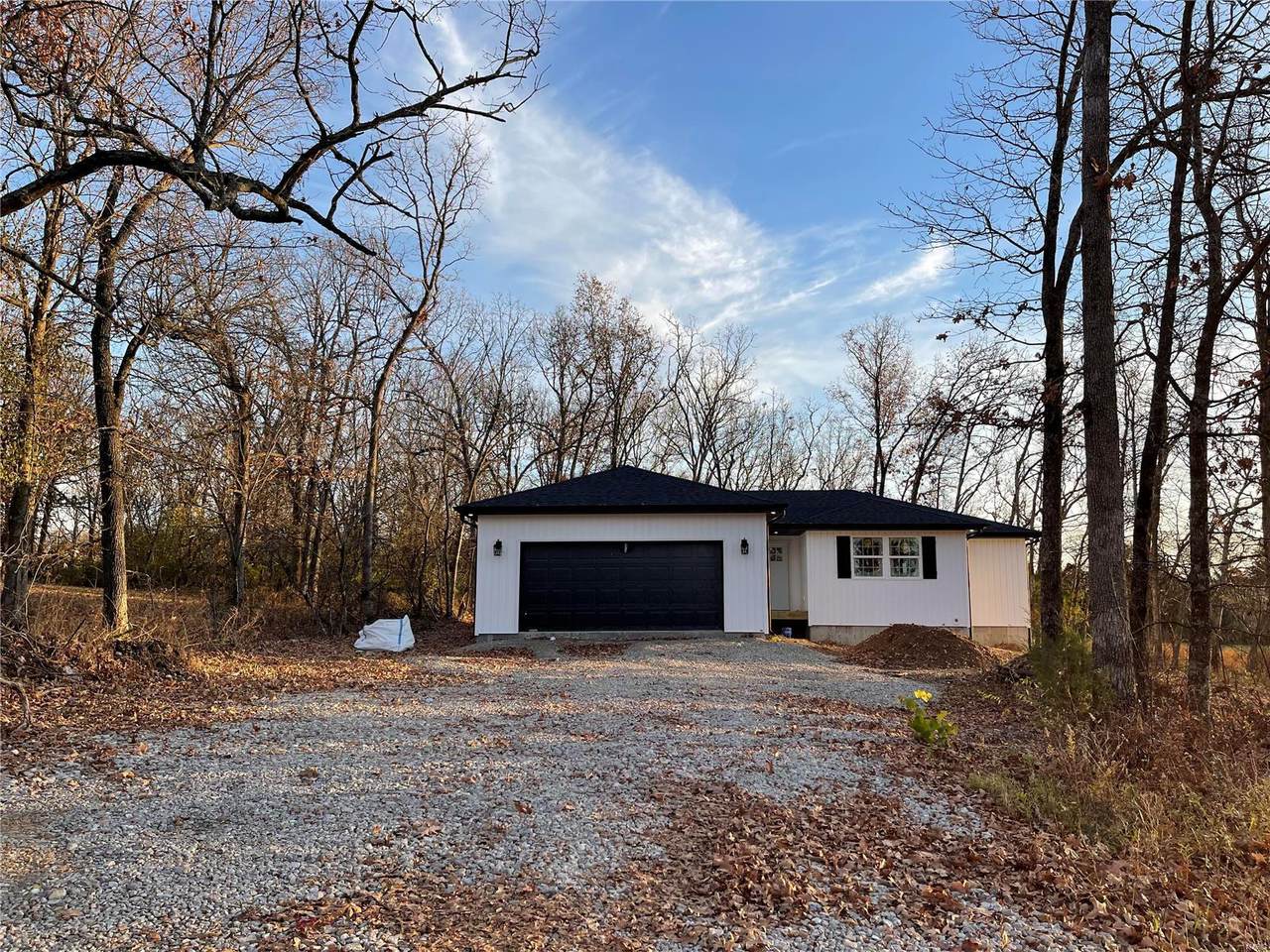 22880 Gladstone Road - Photo 1