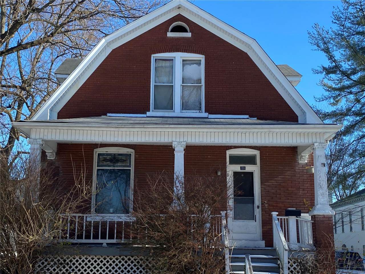 206 Voss Street - Photo 1
