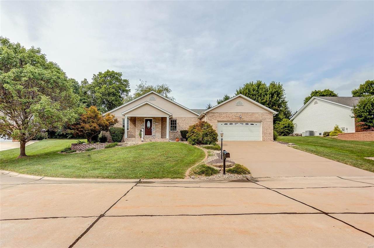 1902 Summerfield Lane - Photo 1