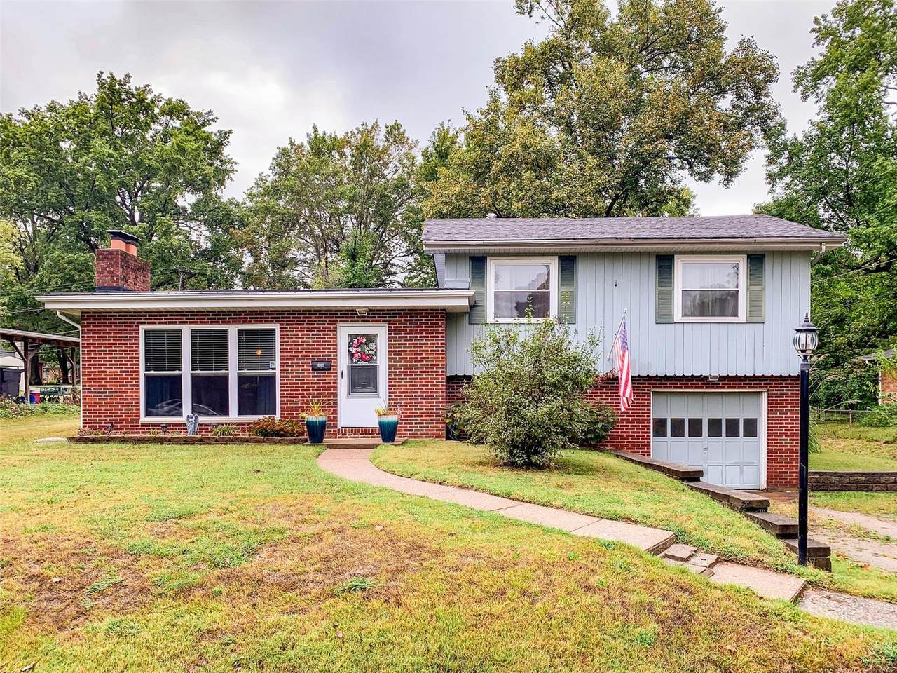 229 Sunset Drive - Photo 1