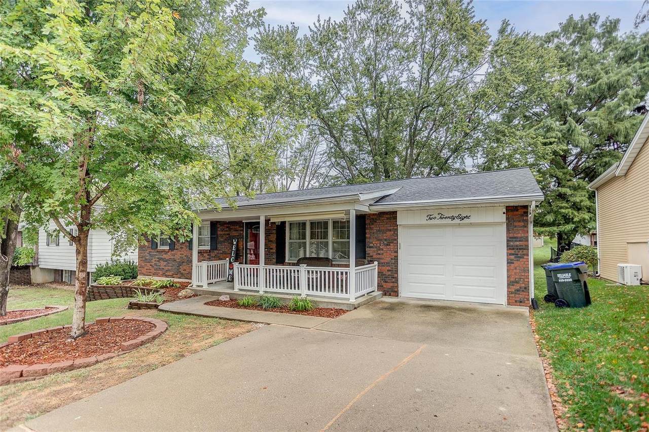 228 Temple Street - Photo 1