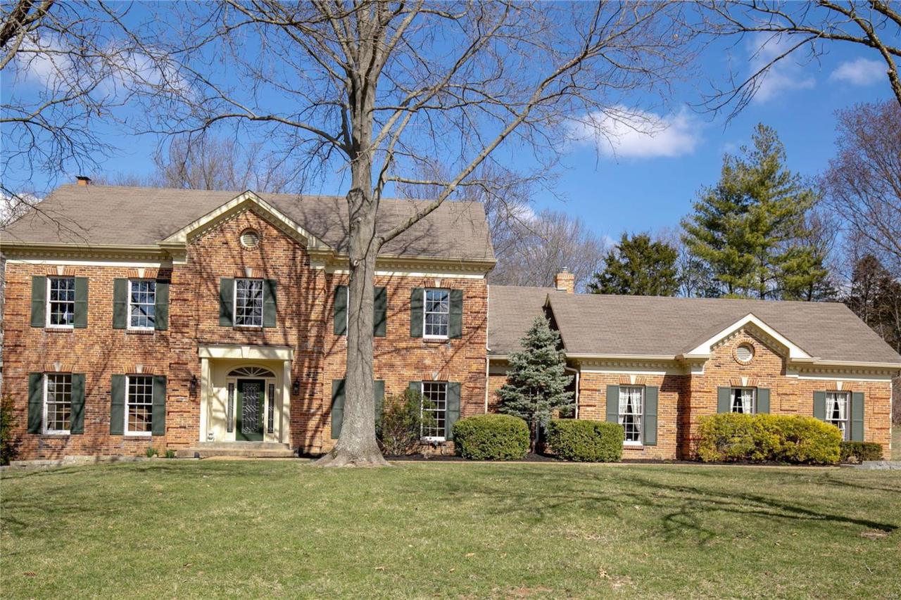 915 Arlington Oaks Terr - Photo 1