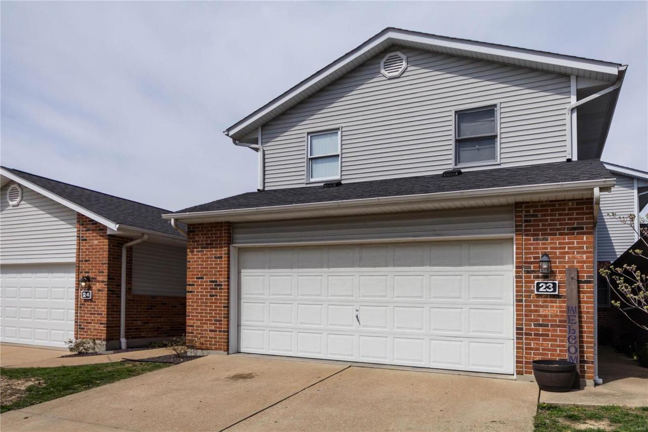23 Fieldcrest Drive - Photo 1
