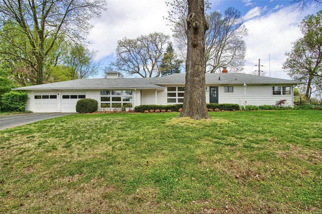1107 Carlace Drive - Photo 1