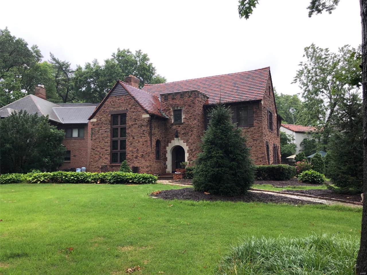 21 Crestwood Drive - Photo 1