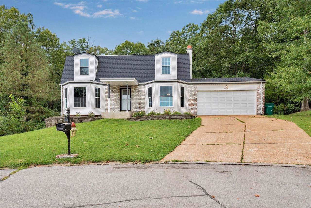 2225 Parkwood Court - Photo 1