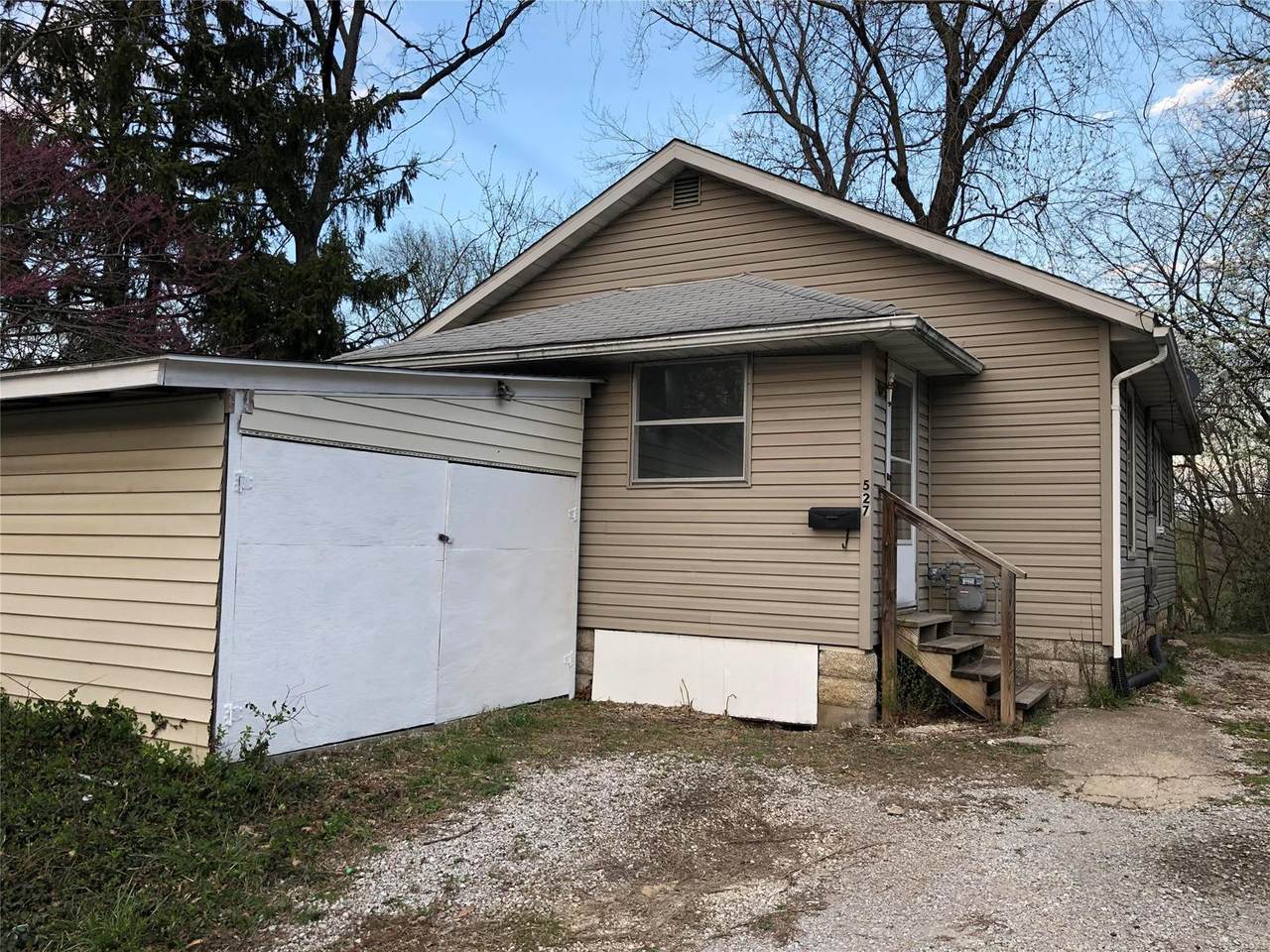 527 Wyss Avenue - Photo 1