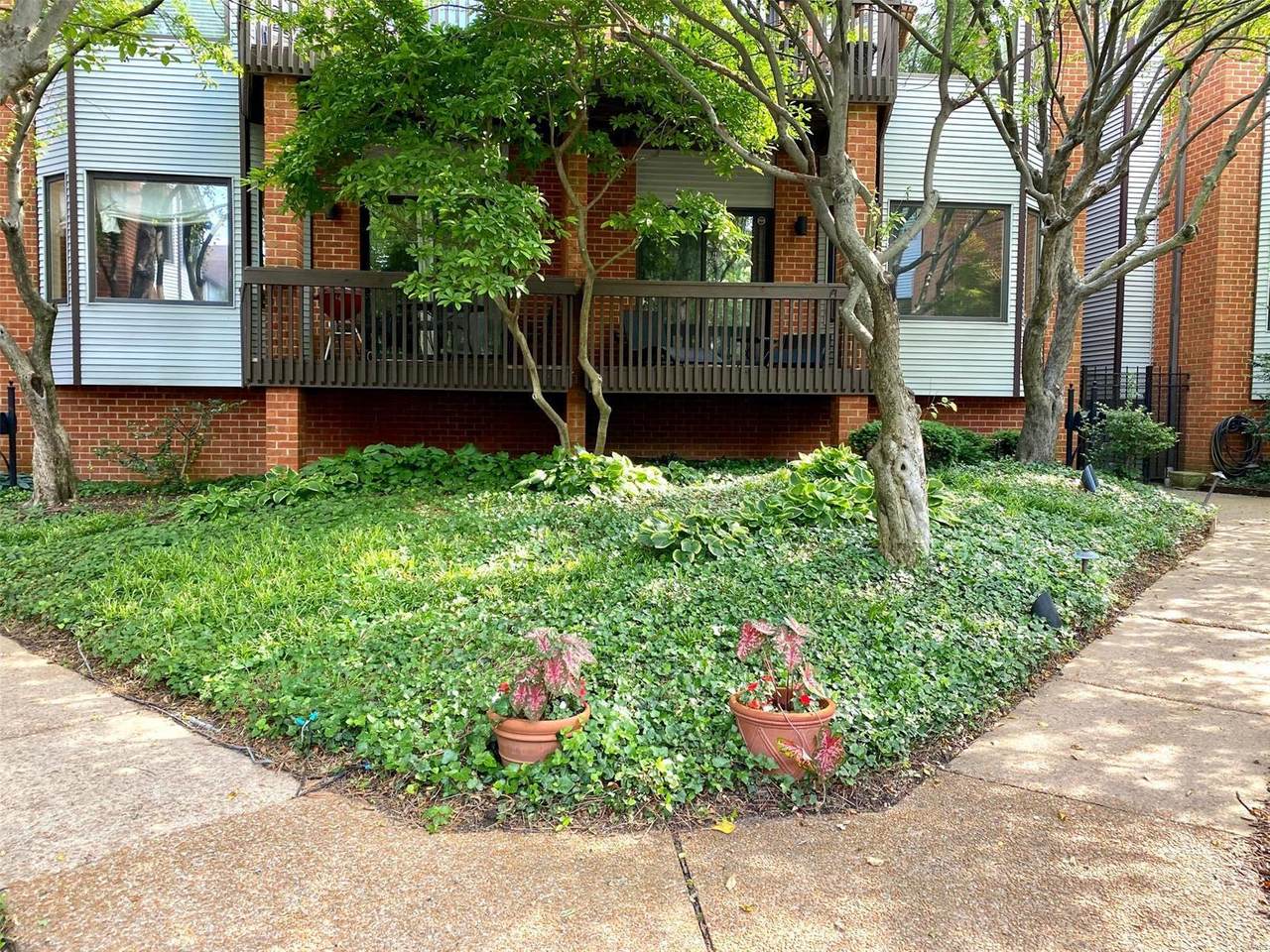 4454 Lindell Boulevard - Photo 1