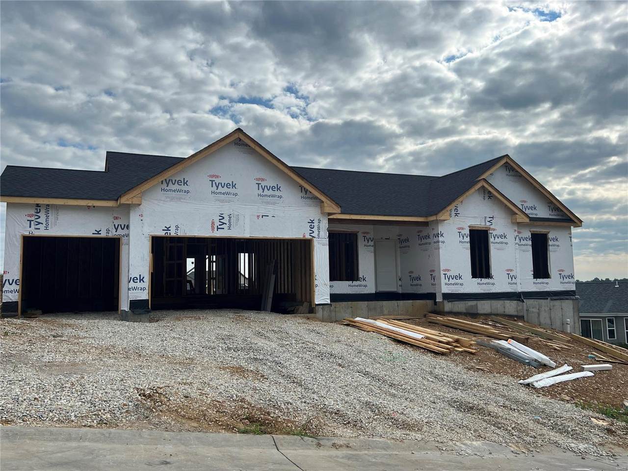2122 Kuenzel Drive - Photo 1