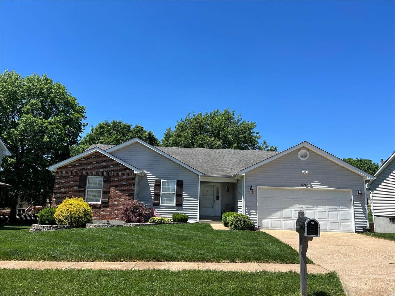 5217 Summerfield Drive - Photo 1