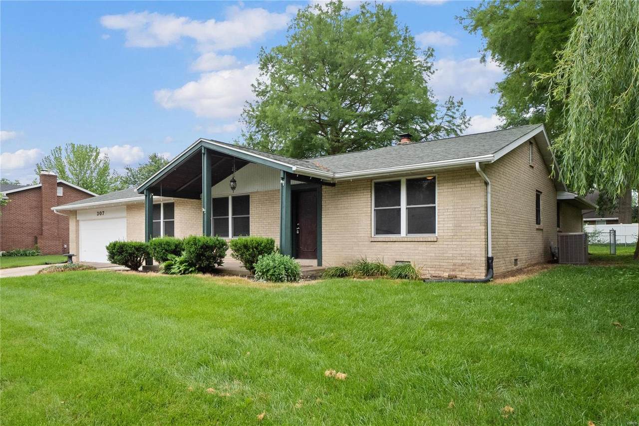 307 Donna Drive - Photo 1
