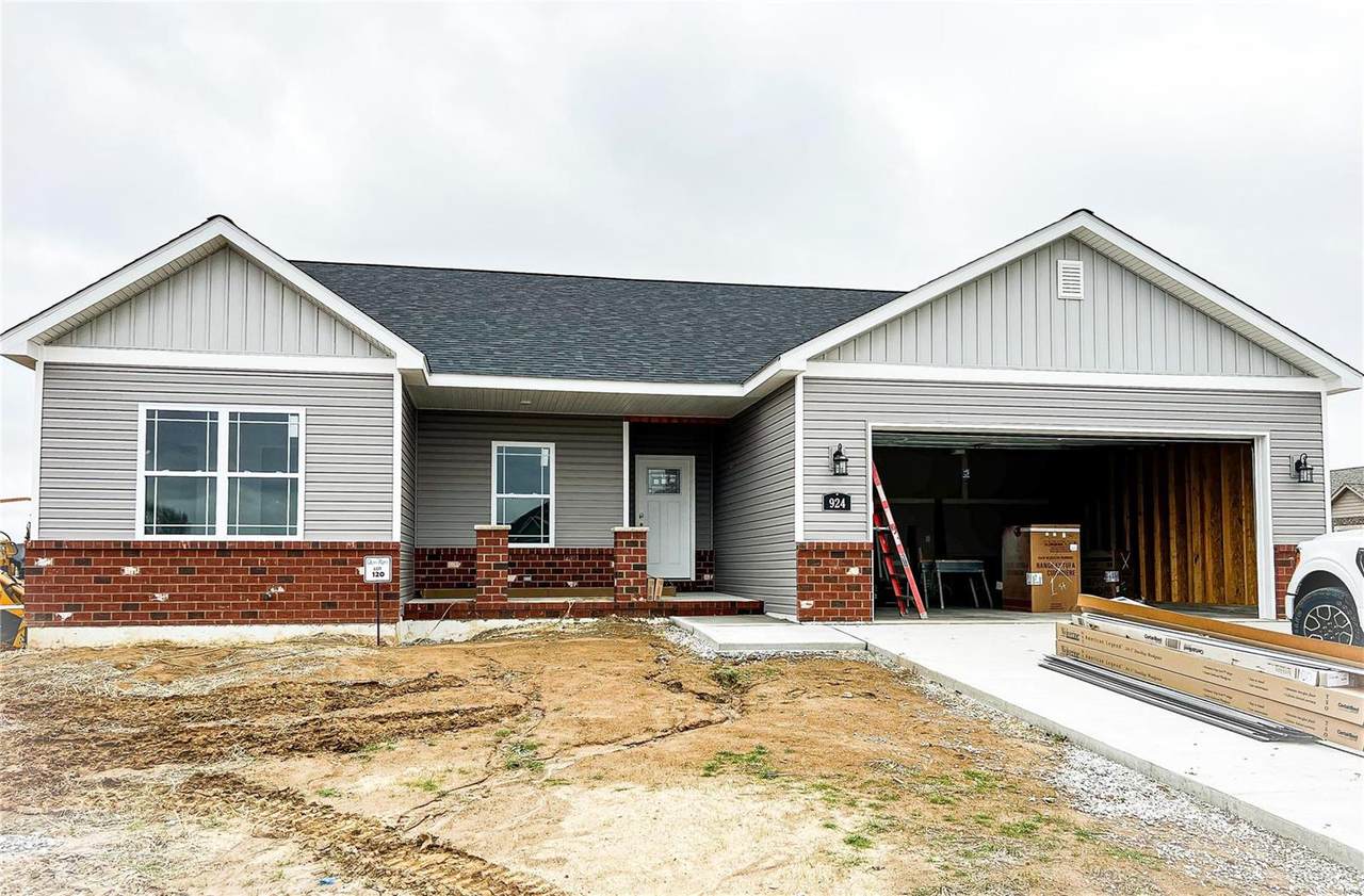 924 Forbs Dr - Photo 1