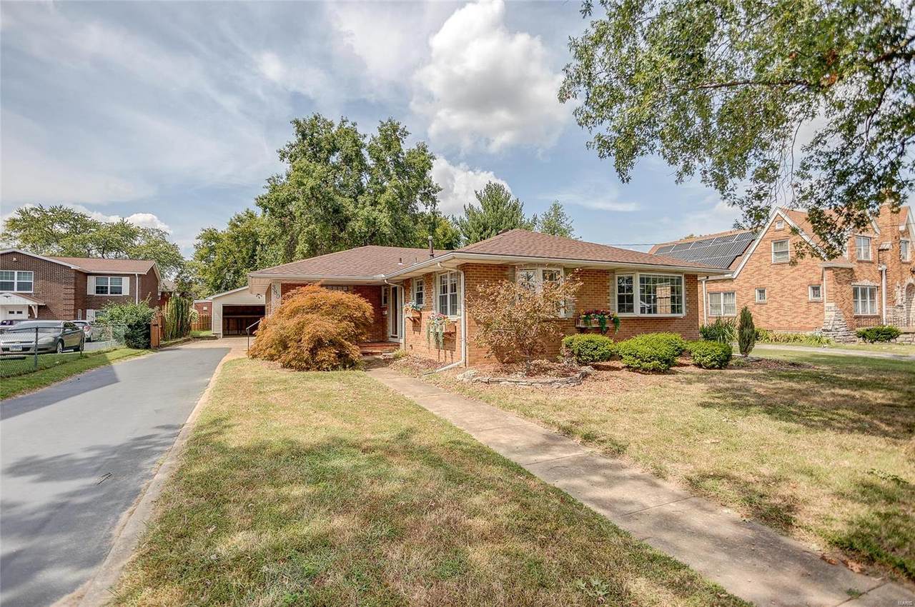 380 6th Street - Photo 1