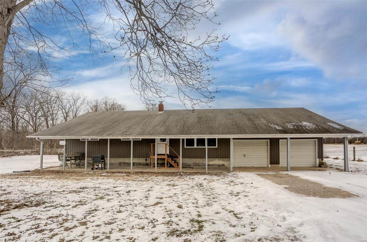 2530 Private Rd - Photo 1