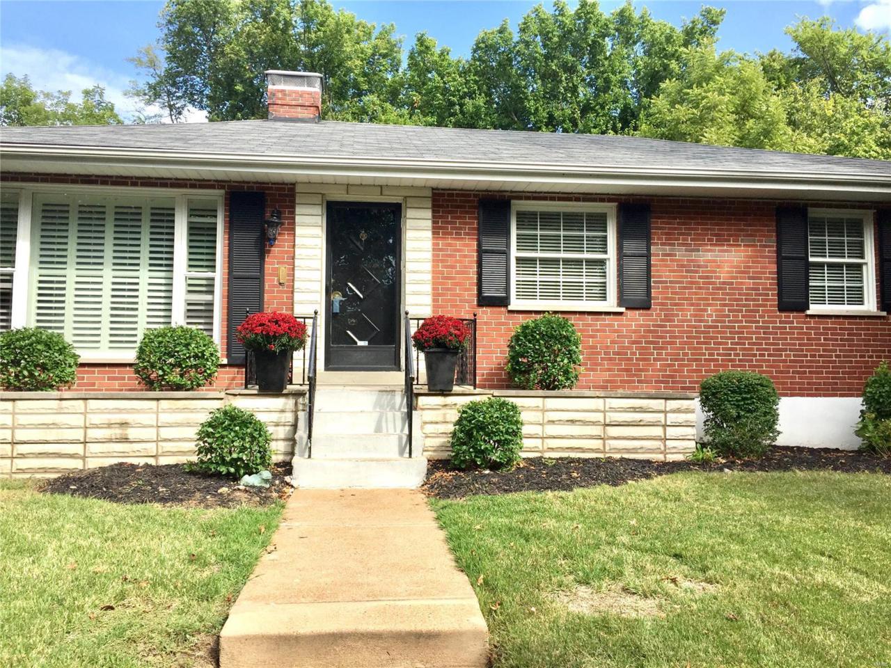 642 Francis Place - Photo 1