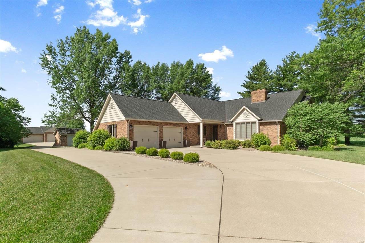 210 Stanhope Drive - Photo 1