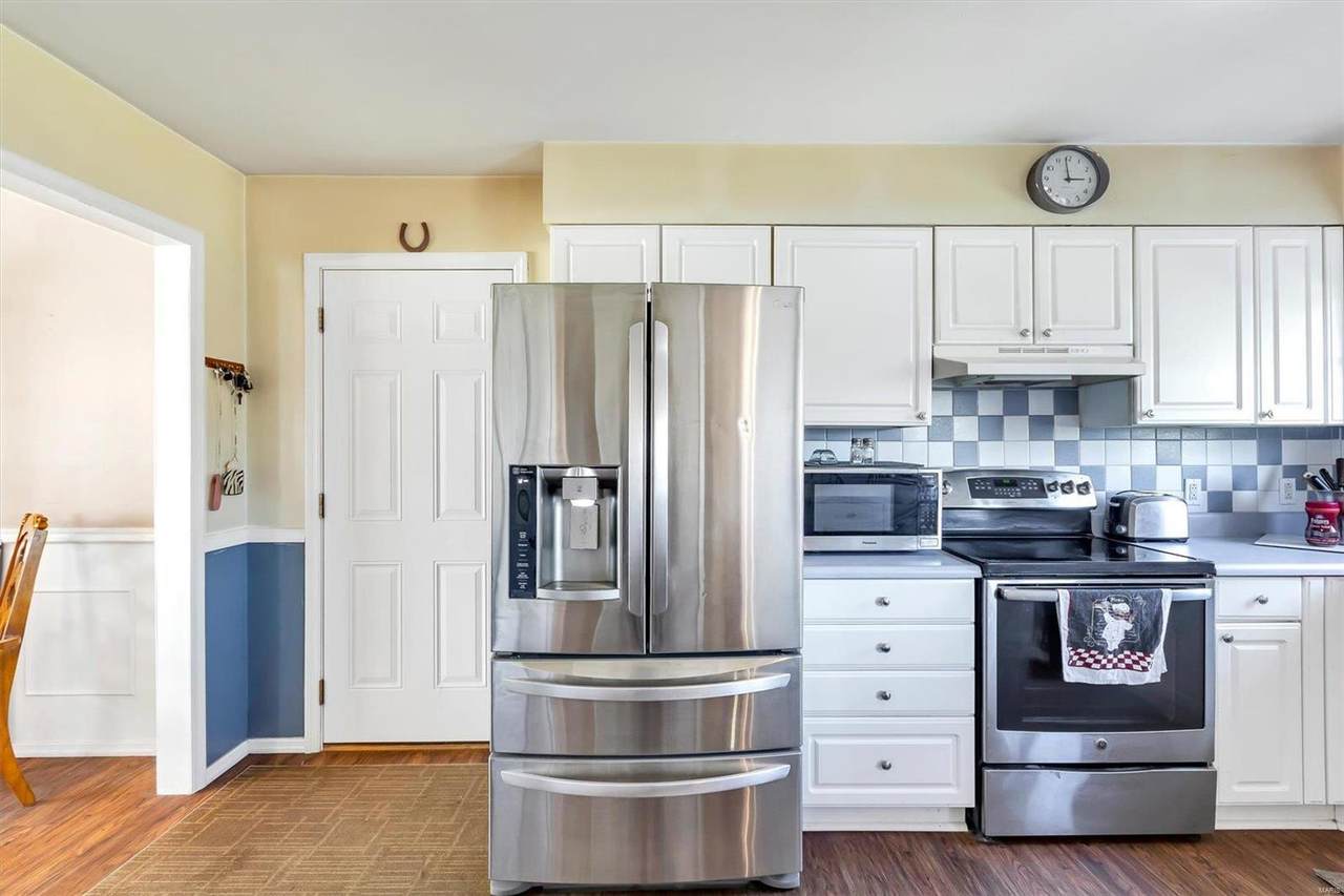88 Lakeview Drive - Photo 1