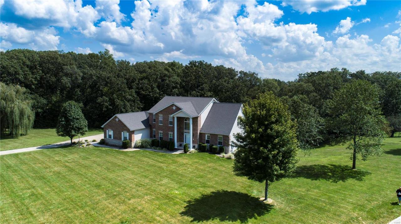 5278 White Oak Drive - Photo 1