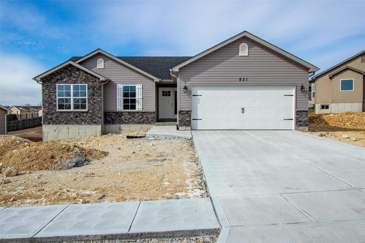 831 Hawks Circle Drive - Photo 1