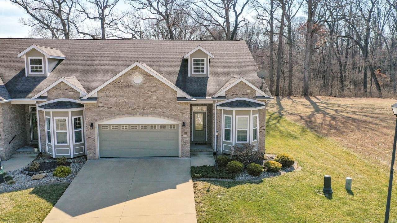 717 Pleasant Valley - Photo 1