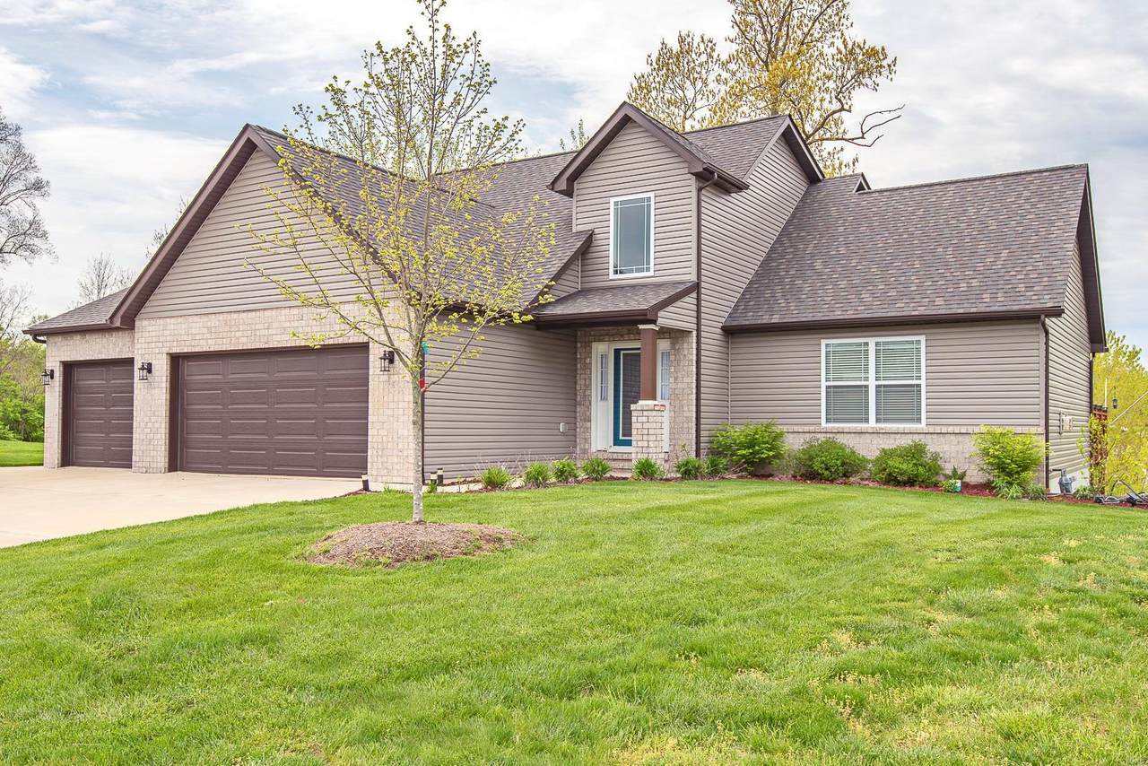 916 Half Moon Lane - Photo 1