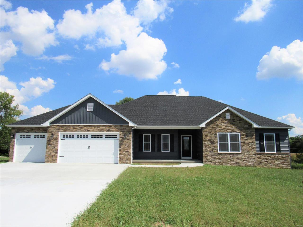 665 Royal Oak Court - Photo 1