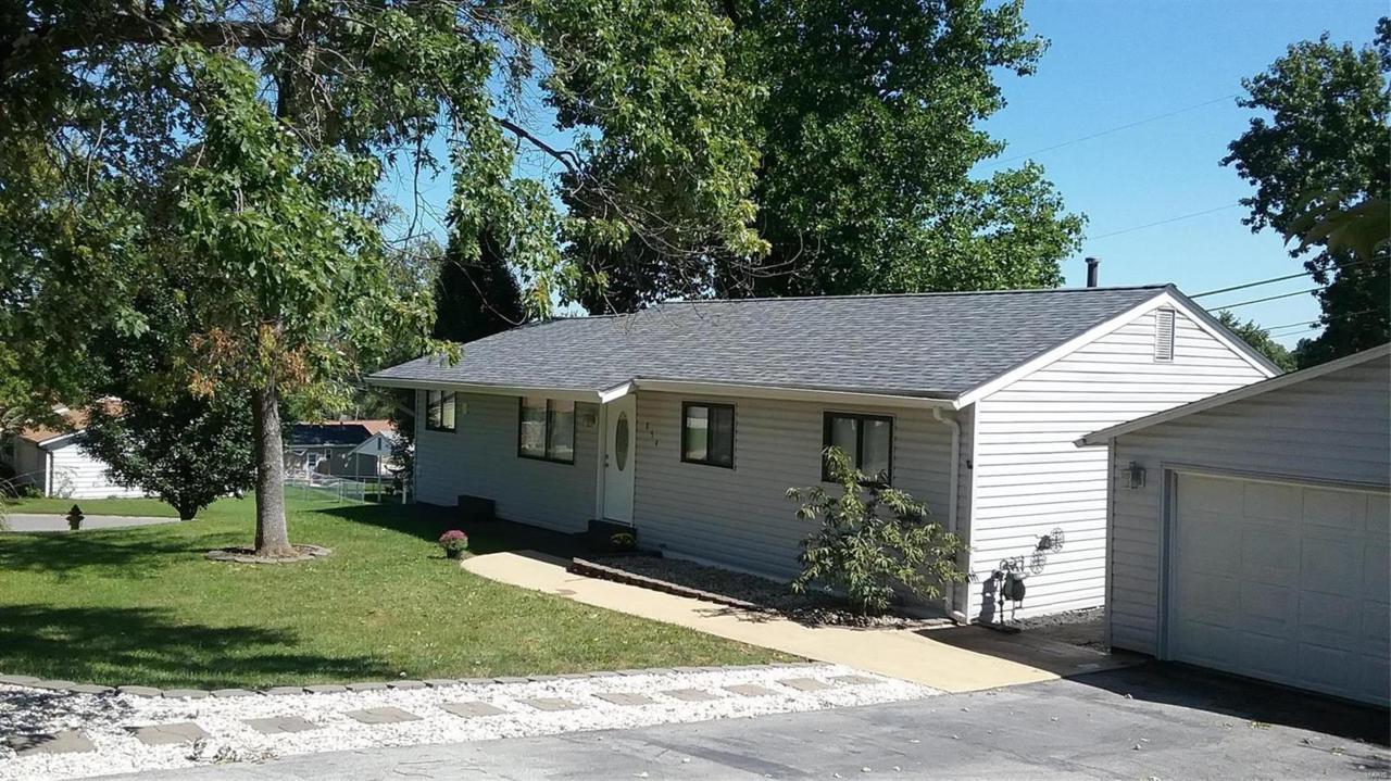 854 Sunset Drive - Photo 1