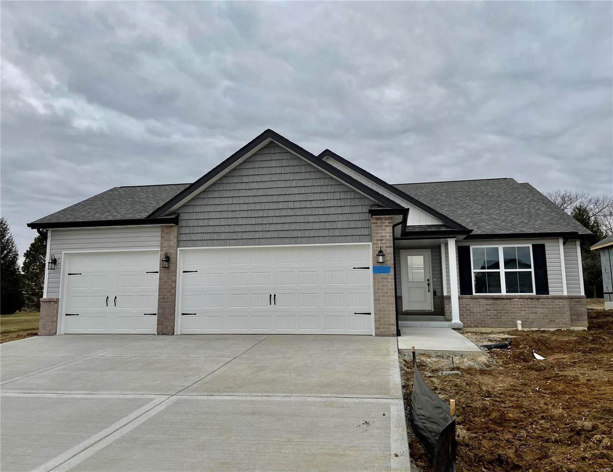702 Conner Circle - Photo 1