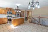 28 Lacey Oak Court - Photo 15