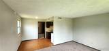 25 Blackburn Manor - Photo 4