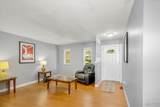 1909 Lakeheights Lane - Photo 9