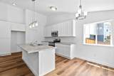 1725 Twelve Oaks Place - Photo 4