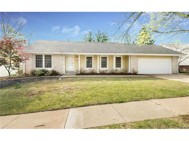 710 Muir View Drive, Ballwin, MO 63011 (#17031572) :: Kelly Hager Group | Keller Williams Realty Chesterfield