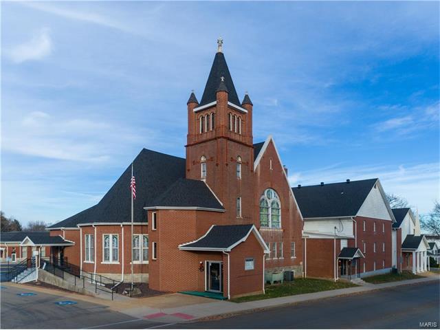 305 Columbia Street - Photo 1