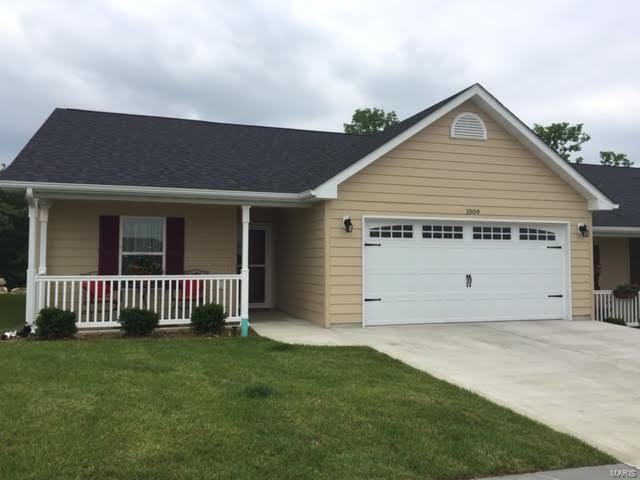 1032 Hawk Ridge - Photo 1