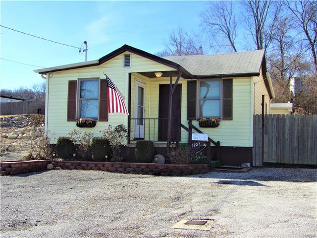 1107 Vine Street - Photo 1